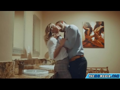 ❤️ Thaum ib tug busty blonde ntxias koj nyob rau hauv ib tug pej xeem chav dej Super porn ntawm peb  Ib ❤